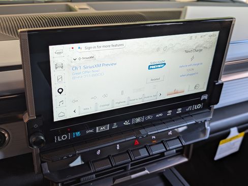 Used 2025 GMC Hummer EV 2X AWD/4WD image 29