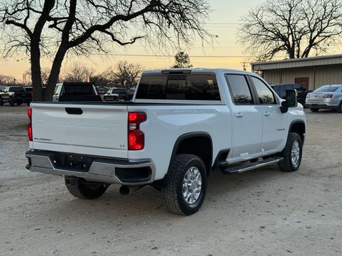 Used 2020 Chevrolet Silverado 2500 LT w/ Convenience Package image 3