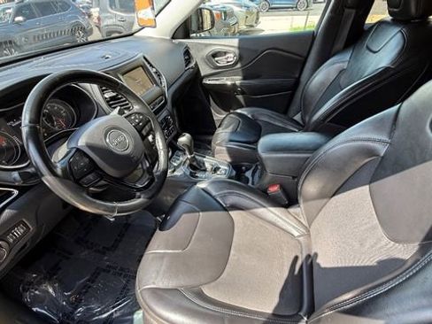 Used 2020 Jeep Cherokee Latitude Plus image 6