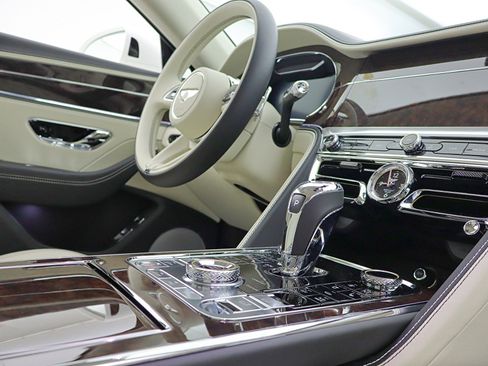 Used 2024 Bentley Flying Spur S V8 image 43