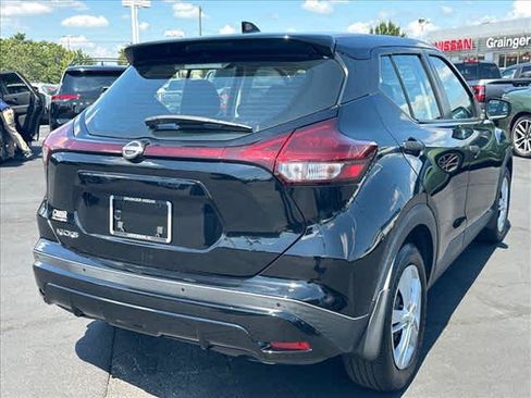 Used 2022 Nissan Kicks S FWD image 3