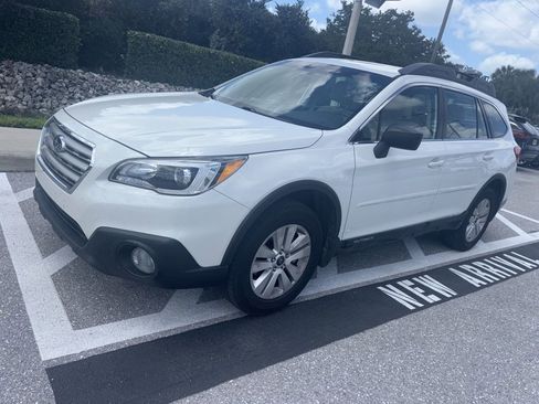 Used 2017 Subaru Outback 2.5i image 1