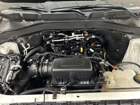 Certified 2024 Ford Explorer XLT w/ Equipment Group 202A AWD/4WD image 31