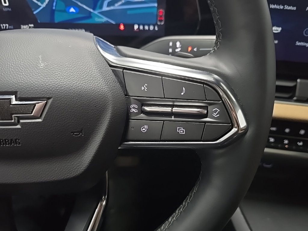Used 2025 Chevrolet Equinox ACTIV w/ Safety and Technology Package AWD/4WD image 22