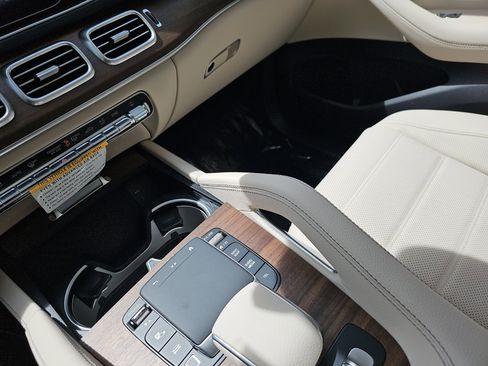 New 2026 Mercedes-Benz GLS 450 4MATIC image 27