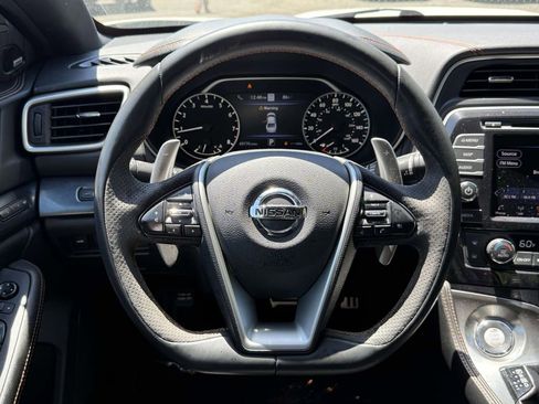 Used 2022 Nissan Maxima SR w/ Sport Mat Group FWD image 18