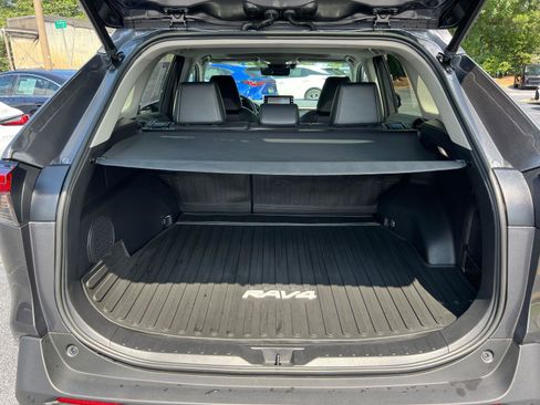 Used 2022 Toyota RAV4 Limited AWD/4WD image 18