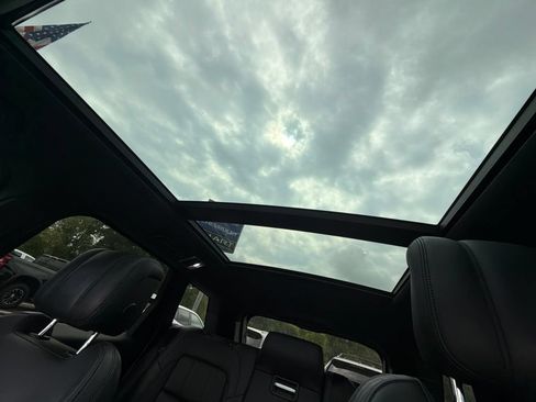 Used 2019 Land Rover Range Rover Sport HSE AWD/4WD image 7