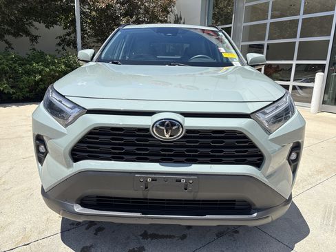 Used 2022 Toyota RAV4 XLE Premium AWD/4WD image 5