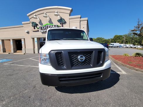 Used 2015 Nissan NV 2500 SV w/ Side & Curtain Airbag Package image 4