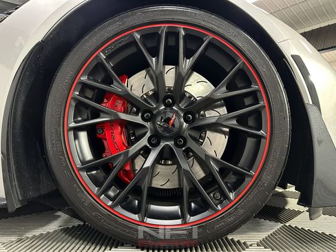 Used 2016 Chevrolet Corvette Z06 w/ 3LZ Preferred Equipment Group image 16