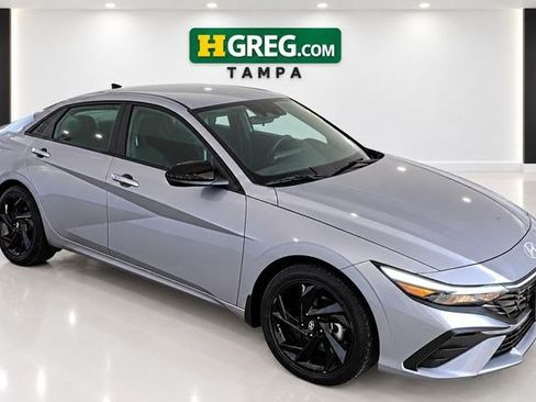 Used 2026 Hyundai Elantra Sport FWD image 4