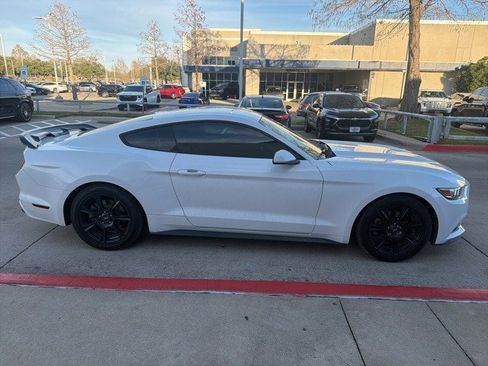 Used 2017 Ford Mustang Coupe image 7