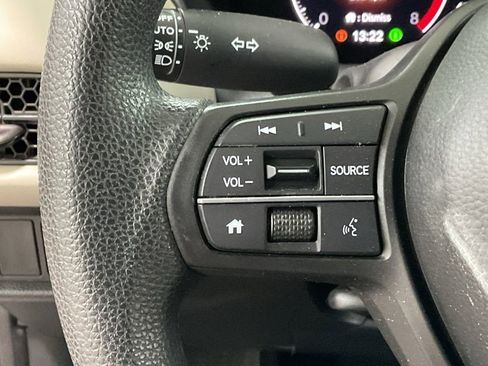 Used 2023 Honda HR-V LX image 9