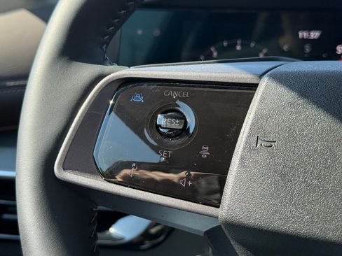 Certified 2025 Nissan Murano Platinum w/ Cargo Package image 12