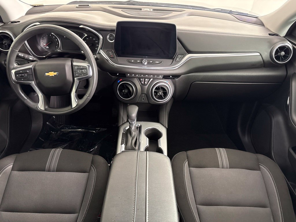 Used 2025 Chevrolet Blazer LT FWD image 13