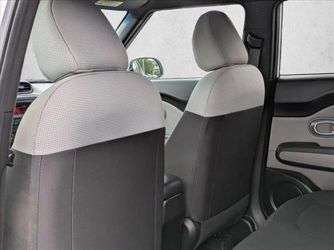 Used 2016 Kia Soul FWD image 18