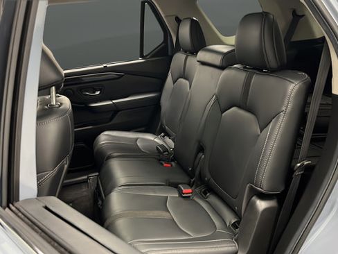 Used 2024 Honda Pilot Touring image 24