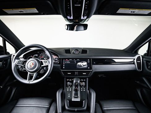 Certified 2023 Porsche Cayenne Coupe image 24