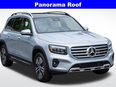 Used 2026 Mercedes-Benz GLB 250 4MATIC w/ Exclusive Package image 10