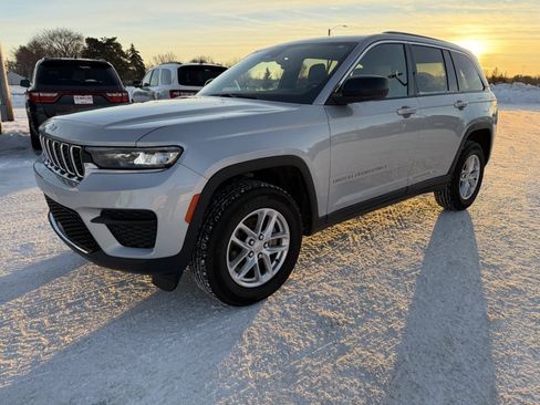 Used 2024 Jeep Grand Cherokee Laredo X w/ Luxury Tech Group I image 4