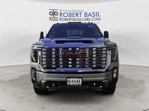 Certified 2025 GMC Sierra 3500 Denali w/ Denali Reserve Package image 8