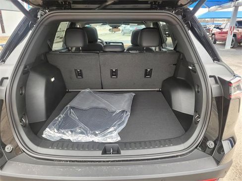 New 2026 Chevrolet Equinox ACTIV image 6