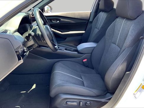 Used 2025 Honda Accord Sport image 8