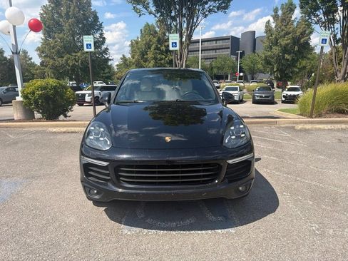 Used 2018 Porsche Cayenne Platinum Edition AWD/4WD image 2