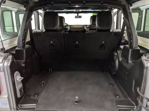 Used 2023 Jeep Wrangler Unlimited Sahara w/ Cold Weather Group image 19