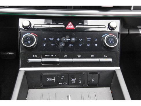 Certified 2024 Hyundai Santa Fe Limited AWD/4WD image 29