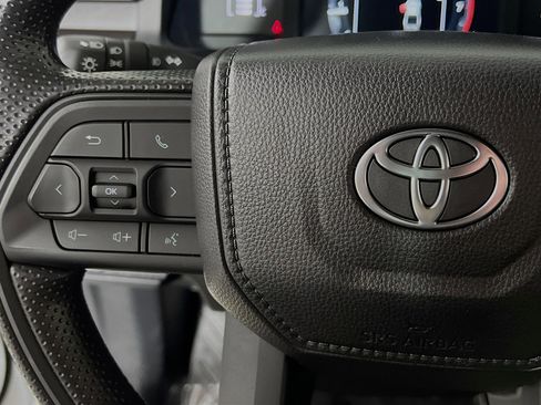 Used 2025 Toyota Tacoma SR5 image 18