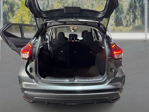 Used 2021 Nissan Kicks SV image 12