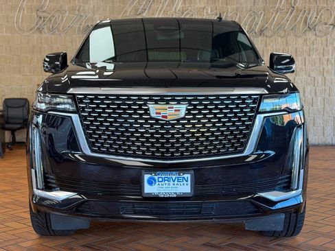 Used 2021 Cadillac Escalade Luxury AWD/4WD image 3