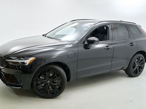 Certified 2024 Volvo XC60 T8 Ultimate w/ Protection Package Premier AWD/4WD image 3