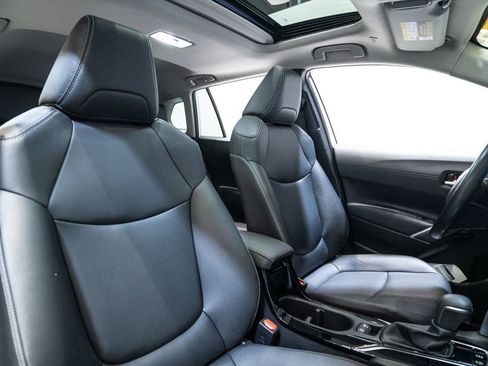 Used 2023 Toyota Corolla Cross XLE w/ Convenience Package image 13