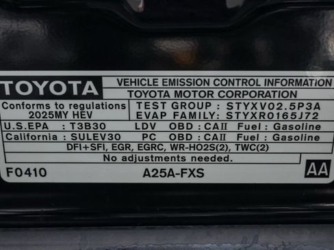 Used 2025 Toyota Camry SE FWD image 35