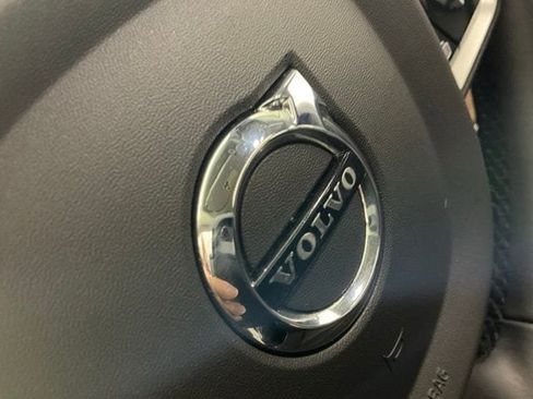 Certified 2023 Volvo XC60 B5 Plus w/ Climate Package AWD/4WD image 41