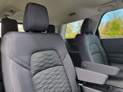 New 2025 Nissan Pathfinder SV image 17