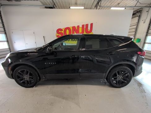 Used 2023 Chevrolet Blazer LT image 2