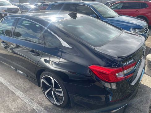 Used 2018 Honda Accord Sport image 2
