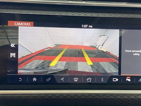 Used 2020 Land Rover Range Rover Velar S AWD/4WD image 29