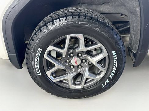 Used 2024 GMC Sierra 1500 SLT w/ SLT Premium Plus Package AWD/4WD image 32