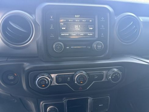Used 2018 Jeep Wrangler Unlimited Sport AWD/4WD image 23