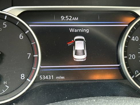 Used 2024 Nissan Sentra SV FWD image 12
