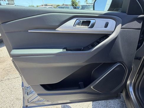 New 2026 Ford Explorer Active RWD image 23