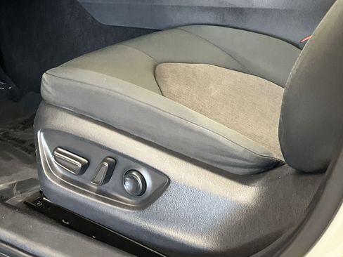 Used 2022 Toyota Camry LE image 12