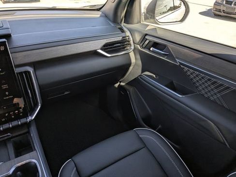 Used 2024 GMC Acadia Denali w/ Super Cruise Package image 19