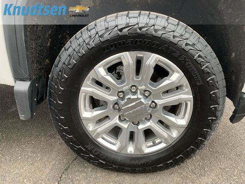 Used 2021 GMC Sierra 3500 Denali w/ Denali Ultimate Package image 9