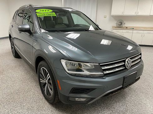 Used 2018 Volkswagen Tiguan SEL image 3